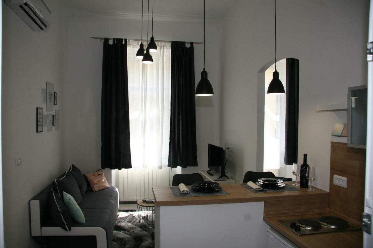 Stylish Apartment In City Center Pula Dış mekan fotoğraf